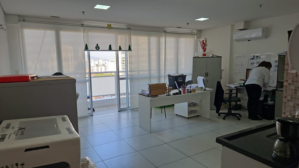 Sala comercial à venda  no Encruzilhada - Santos, SP. Imóveis