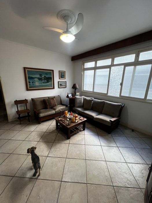 Três dormitórios, sala dois ambientes com garagem demarcada