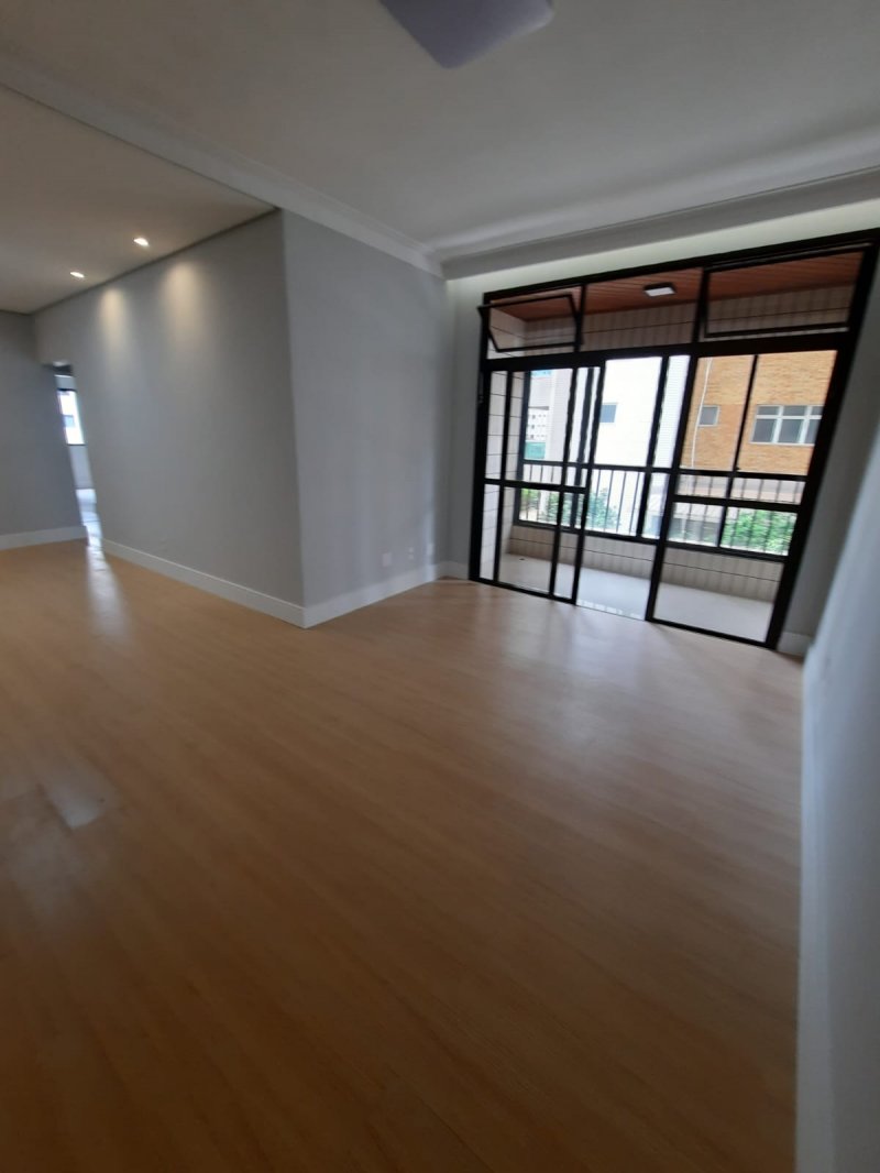 Apartamento à venda  no Gonzaga - Santos, SP. Imóveis