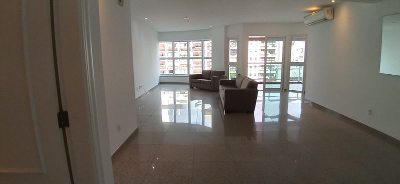 Apartamento à venda  no Gonzaga - Santos, SP. Imóveis